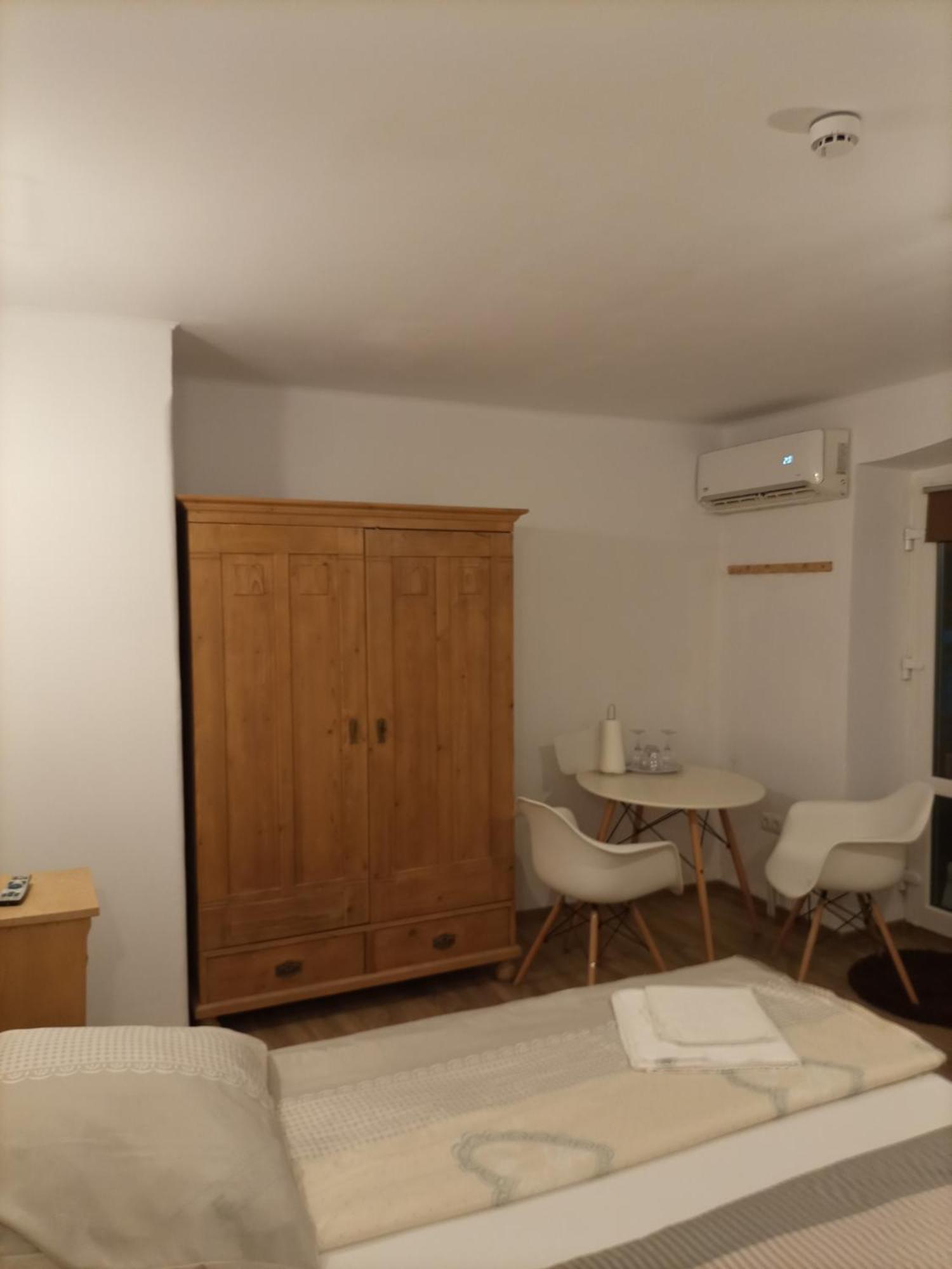 Gloria Apartments Sighisoara Phòng bức ảnh